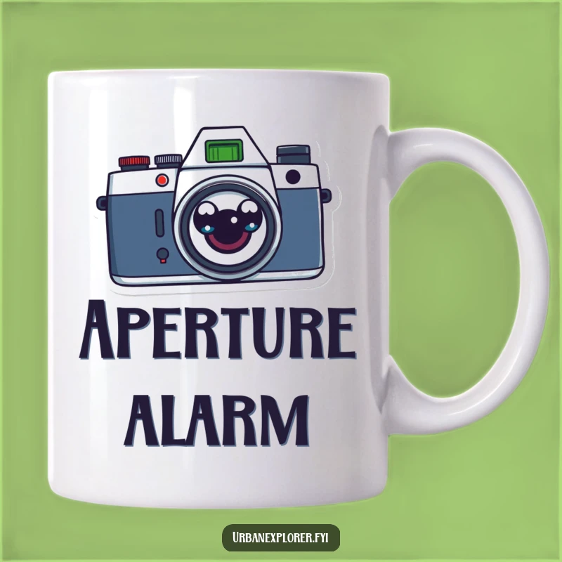Funny Retro Camera Mug: Capture Smiles with This Hilarious Surprise!